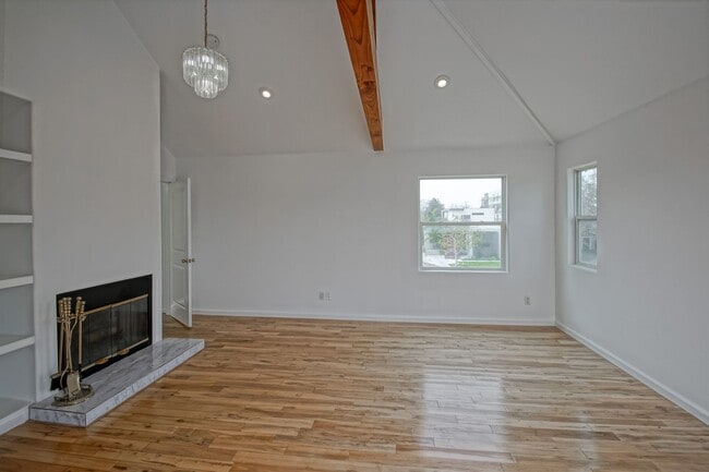 Building Photo - REMODELED, BRIGHT & SPACIOUS, 2-STORY HOME...