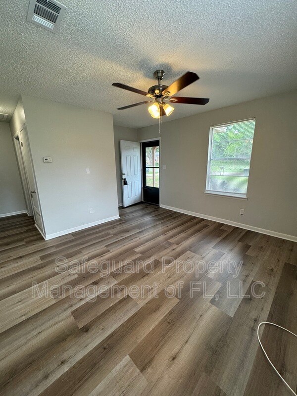 Building Photo - 1116 Winton Ave