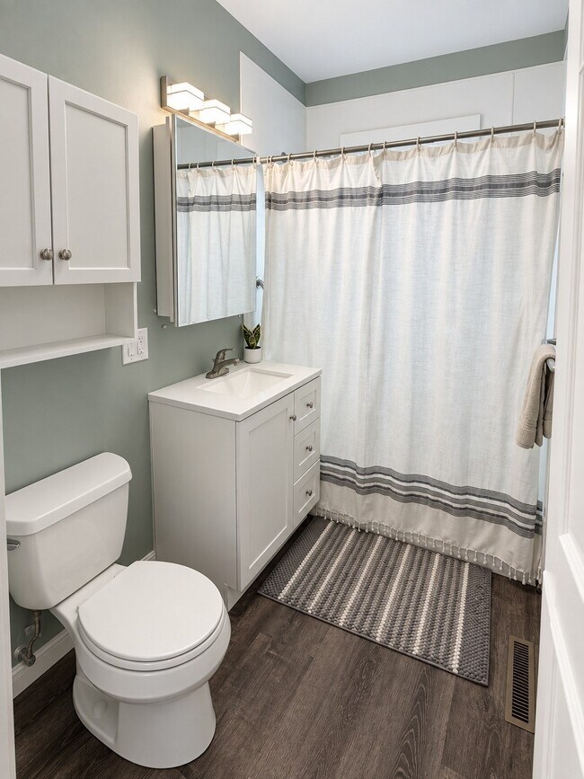 Building Photo - 37 Parkdale St