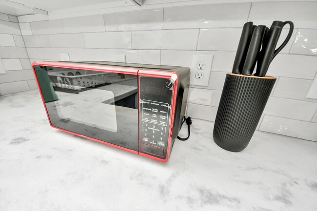 Building Photo - 5115 Clay St