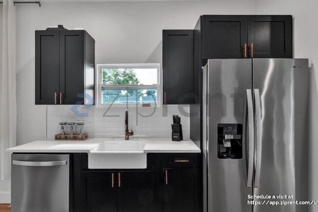 Building Photo - 3002 N Highland Ave