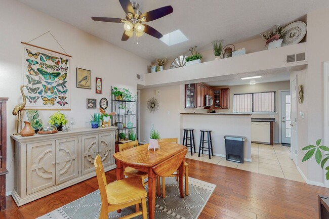 Building Photo - UNSER/LADERA 2 Bedroom  2 Bath  2 car gara...