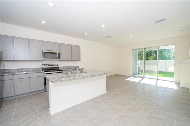 Building Photo - 16642 Maude Dr