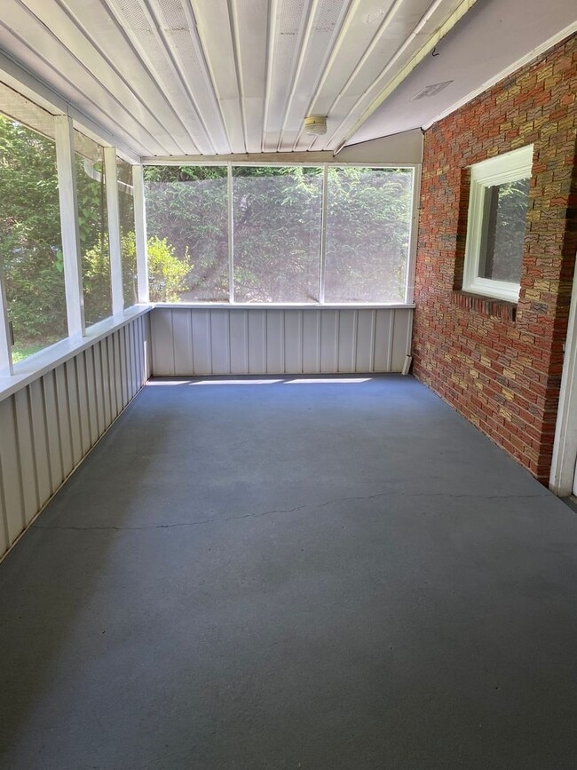 Building Photo - Brick Ranch