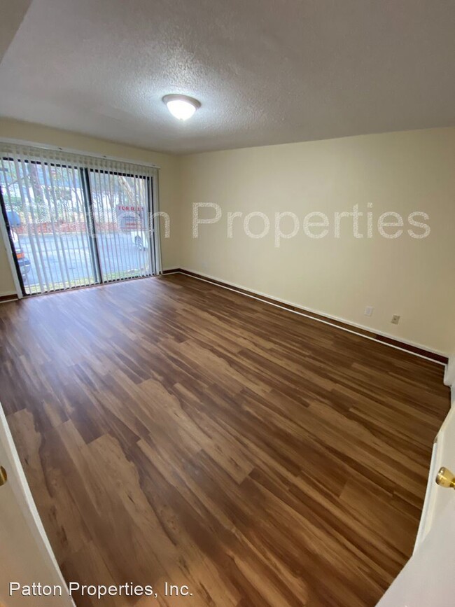 Building Photo - 4 br, 3 bath House - 162 Lions Gate Road