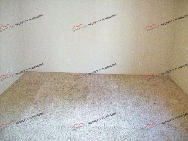 Building Photo - r70c