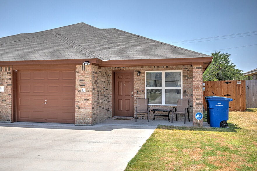 Primary Photo - 1311 Liberation Ln