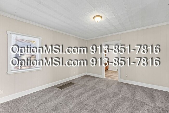 Building Photo - Move-in Ready!