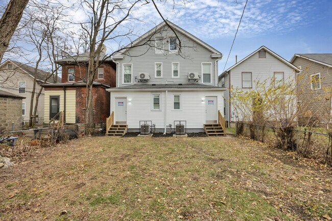 Building Photo - 741 E Mound St