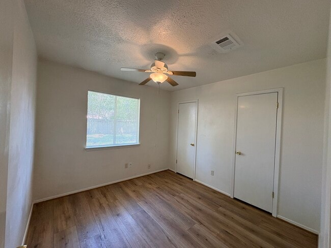 Building Photo - 4834 Bridgemont Ln