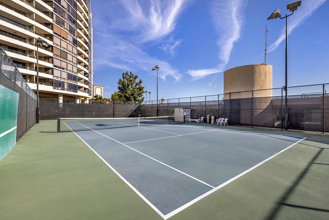 Building Photo - The Promenade at Marina City Club