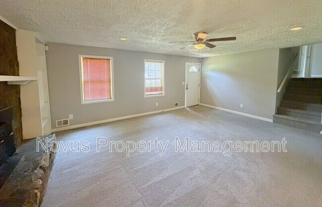 Building Photo - 125 S Meadowcliff Cir