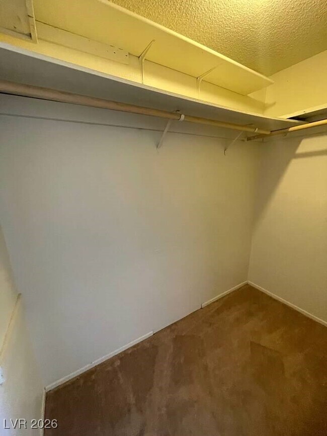 Building Photo - 241 Misty Isle Ln