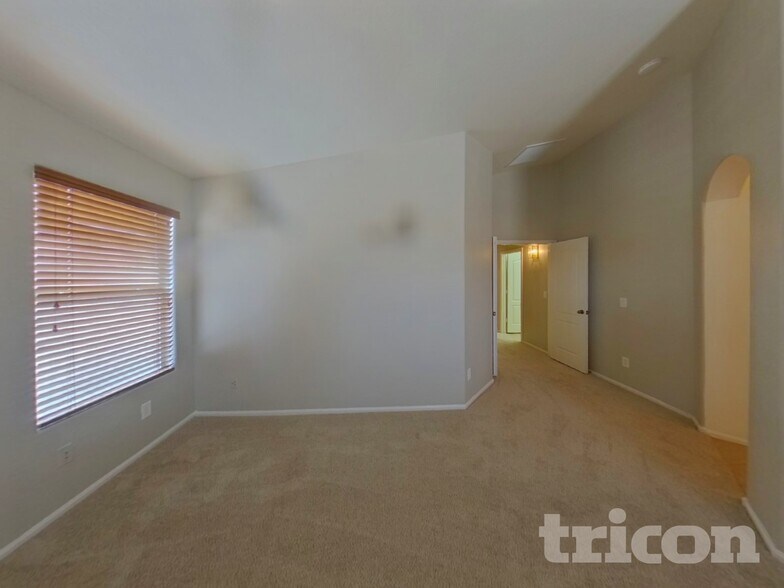 Building Photo - 41334 W Hayden Dr