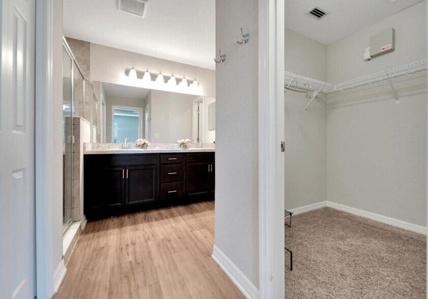 Building Photo - 16207 59th Ct E