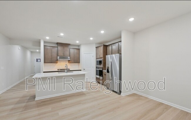 Building Photo - 540 Bridger Dr