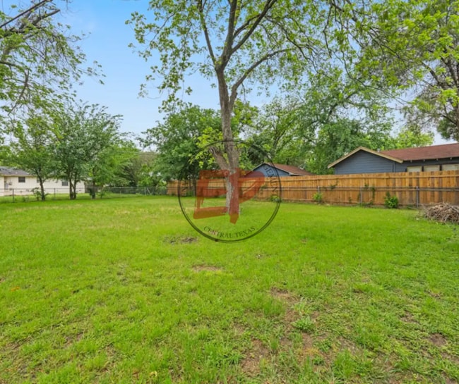 Building Photo - 3804 Parkwood St