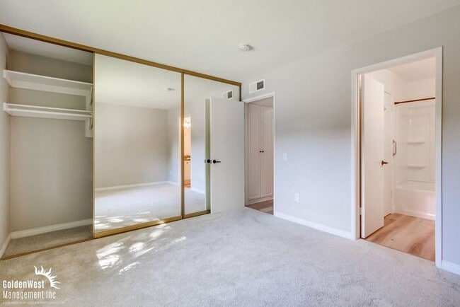 Building Photo - Stylish 2Bdm 1Ba Condo in the Waterbridge ...