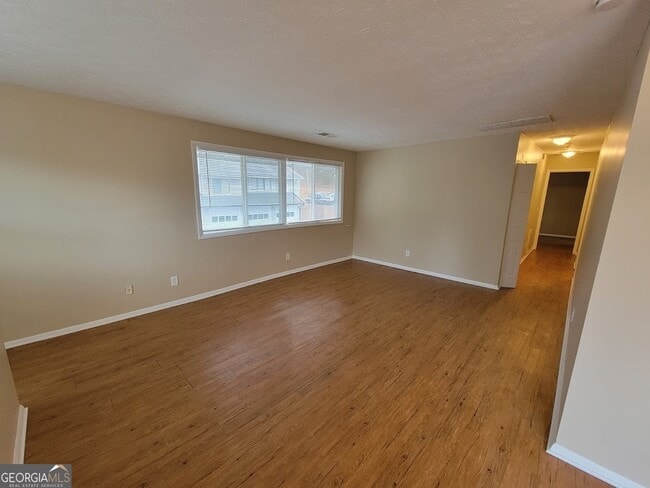 Building Photo - 104 Twiggs Cor