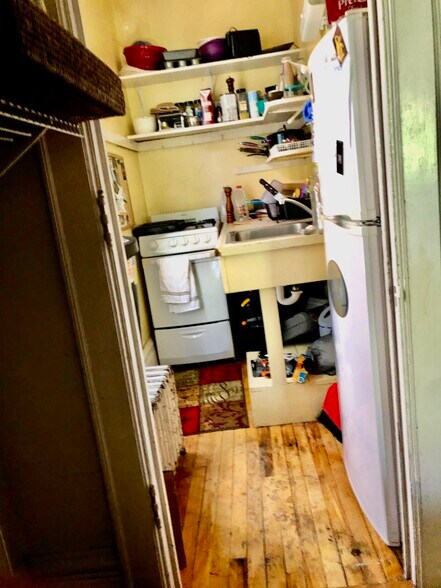 Building Photo - 419 State St