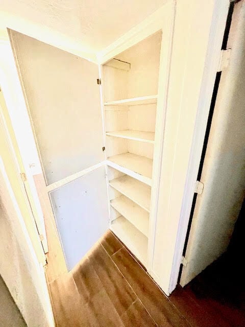 Building Photo - New renovated and move in ready. Roosevelt...