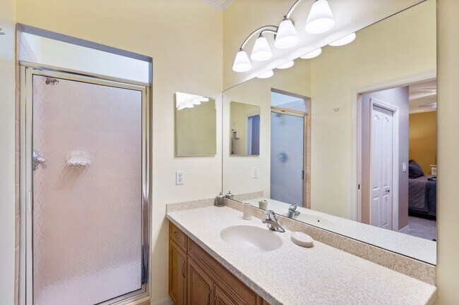 Building Photo - ** HERITAGE BAY ** 2 BED / 2 BATH - CONDO ...