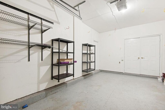 Building Photo - 24707 Kings Canyon Square