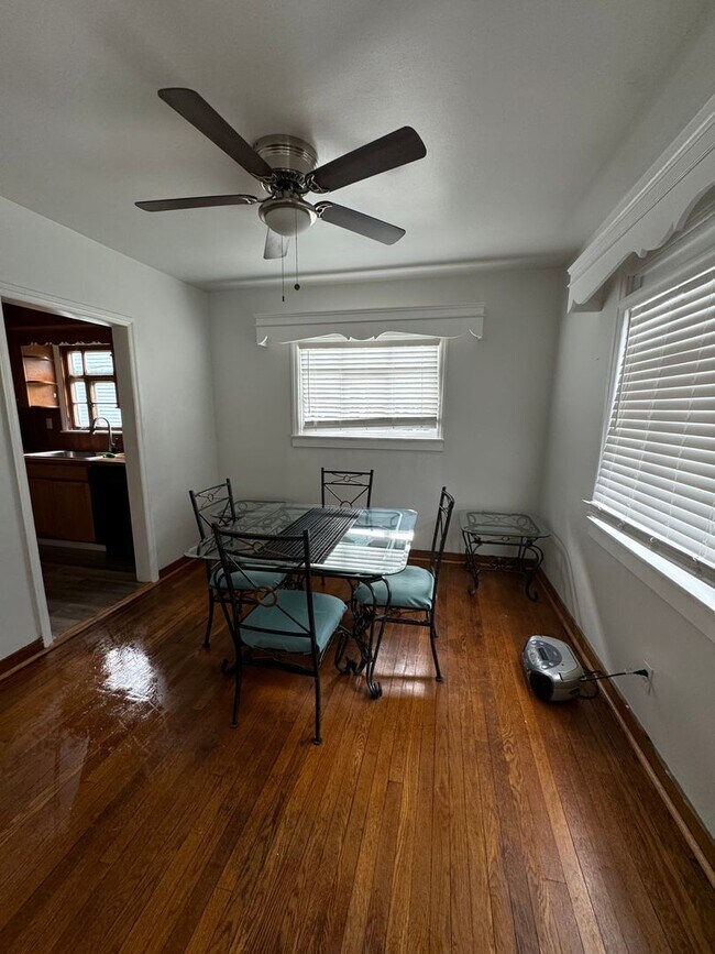 Building Photo - 2-bedroom House for Rent in Monongahela