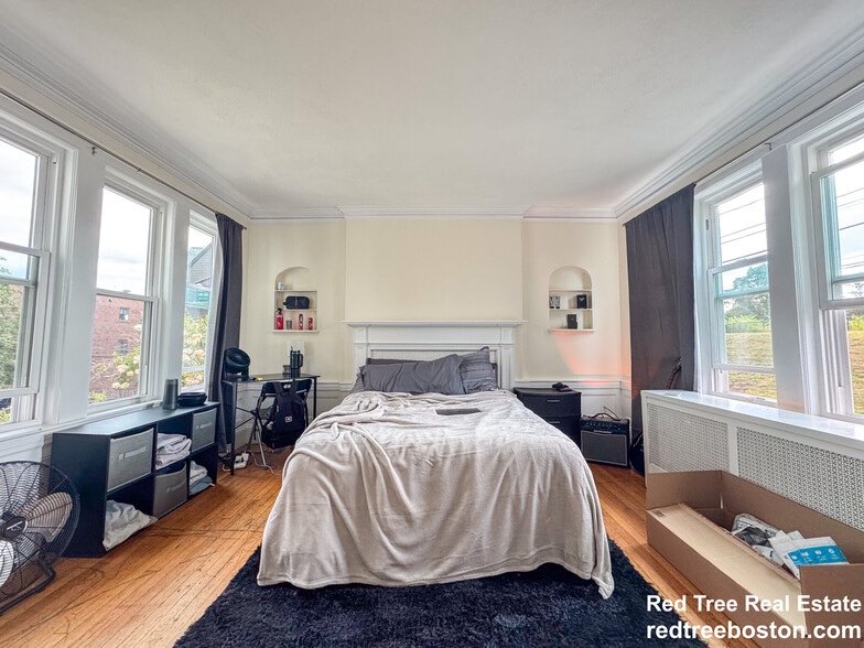 Unit 1 - 28 Manet Rd