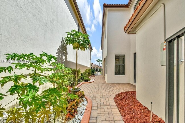 Building Photo - 8354 NW 39th Ct