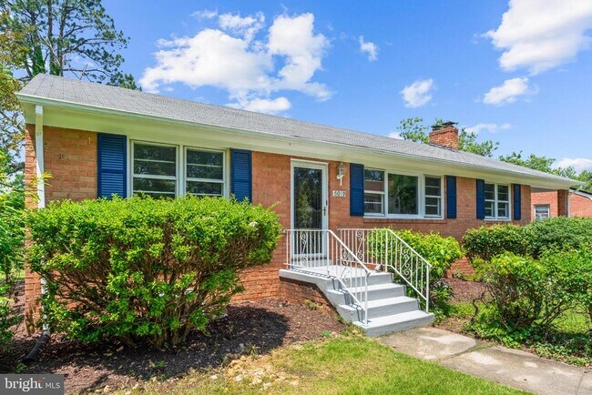 Building Photo - 5019 Leland Dr