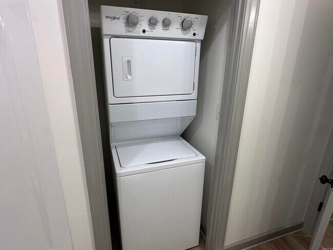 Building Photo - 501-Apt9 E 21st St