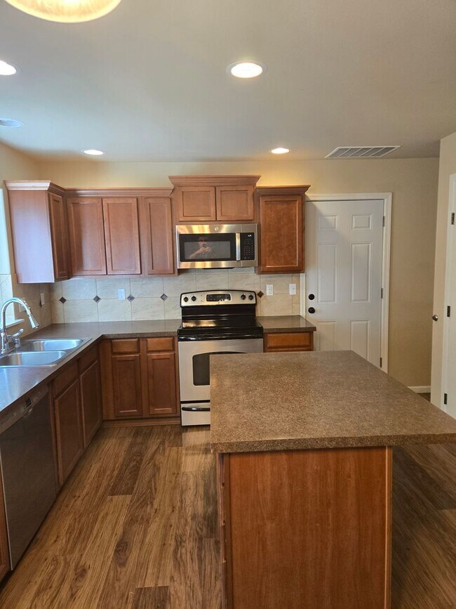 Building Photo - STATUS: HOLD- |R16| $2450
