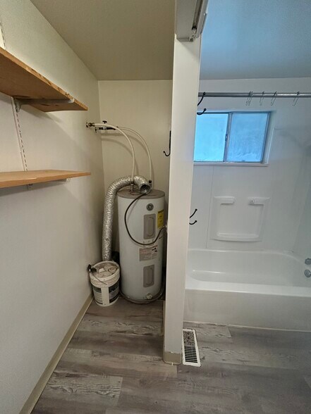 Laundry Hookups in Bathroom (2) - 817 W Sage St