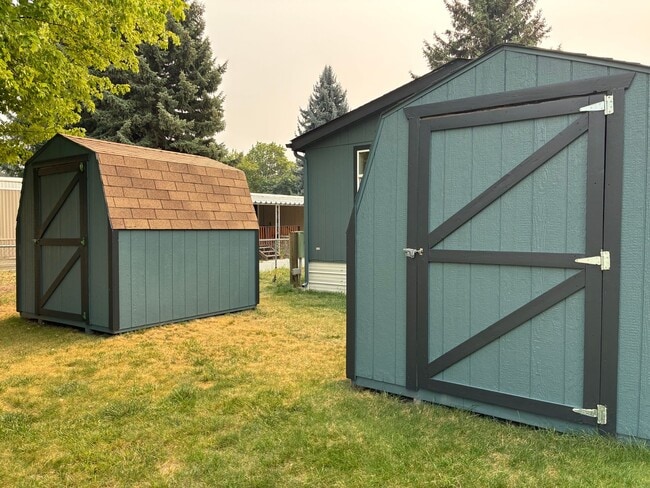 Building Photo - Beautiful, Quiet neighborhood close to dow...