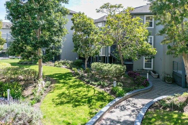 Building Photo - 880 Meridian Bay Ln