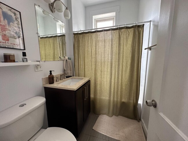 Building Photo - 2647 W Crystal St