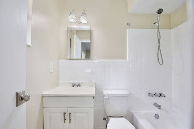 Building Photo - Spacious Duplex with 2-Car Garage in Longwood!