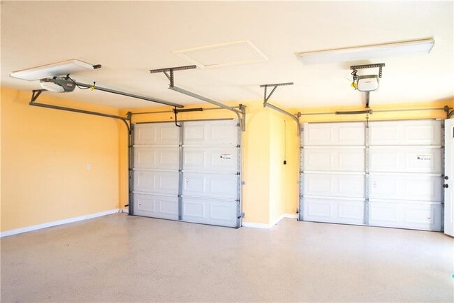 Building Photo - 202 Spring Garden Dr