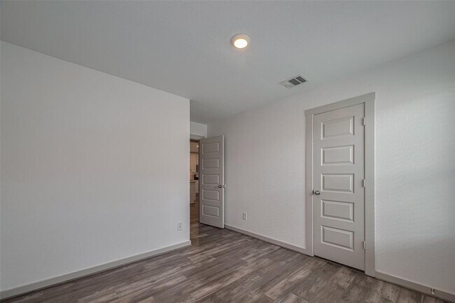Building Photo - 14519 Sweetwater Dr