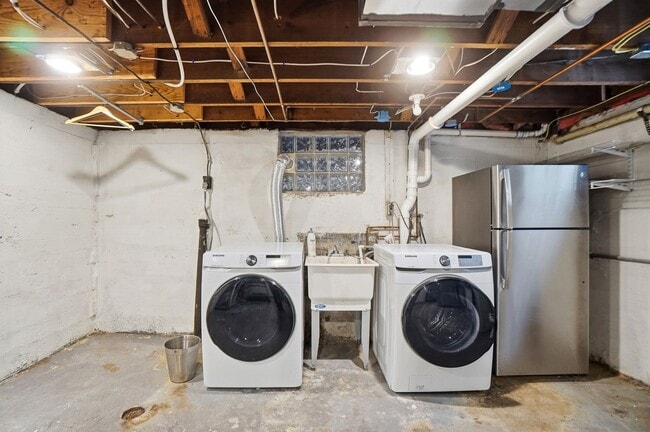 Building Photo - 2 Bed 2 Bath in Oakley!