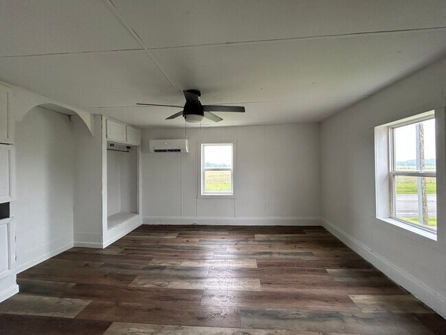 Building Photo - 5610 US-20