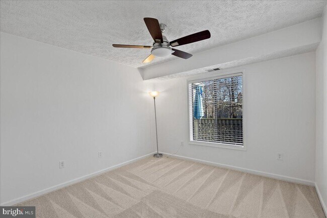 Building Photo - 2228 Hunters Run Dr