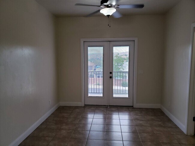 Building Photo - 1385 Clinton Way