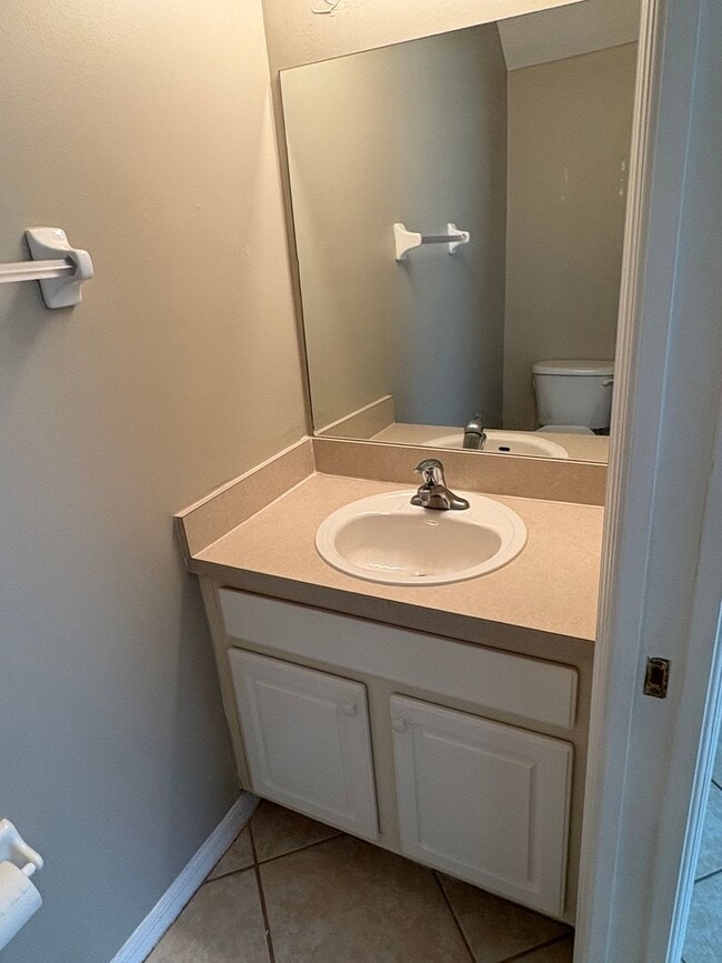 Building Photo - 2/2.5 Townhome in Fort Myers for Rent