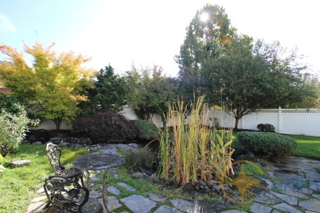 Building Photo - 7205 NE 159th Ave