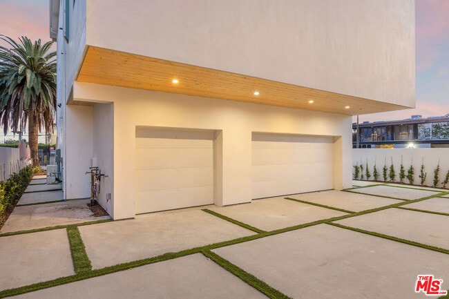 Building Photo - 6239 Banner Ave