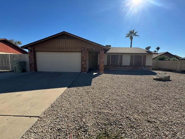 Primary Photo - 5239 W Freeway Ln