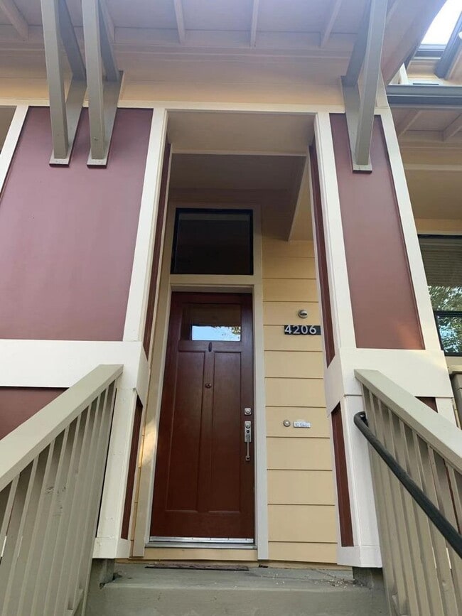 Building Photo - 3000 El Camino Real