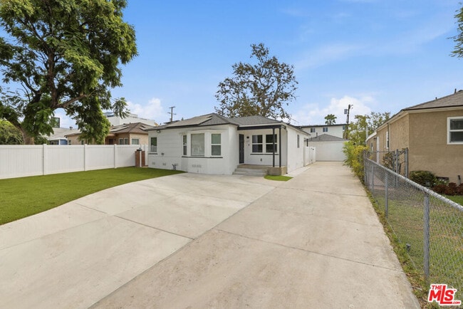 Building Photo - 6328 Camellia Ave